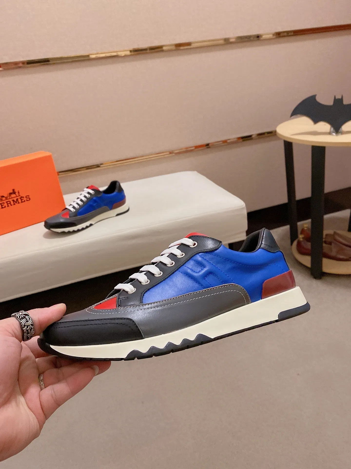Ex-factory price: 500💰《HERMES》【Classic original single version】Hermès; top 🔝purchasing agent🔍🔍men's latest 🇺🇸sold simultaneously, original imported from Italy ▲▲first-layer cowhide ▲▲ (high-end, nobility and class) ) Exquisite workmanship (Italian 🇮🇹 imported water-dyed 🐂 cowhide lining) sole: original sole provided by the original factory, ⚠️exclusive double-layer activity·TPR·rubber·combined molded outsole; super comfortable·wear-resistant·non-slip·environmental protection The real thing is more beautiful when photographed in kind (high quality, following orders), you can come in and out at will * Number of yards: 38·39·40·41·42·43·44# (can be customized 45.)